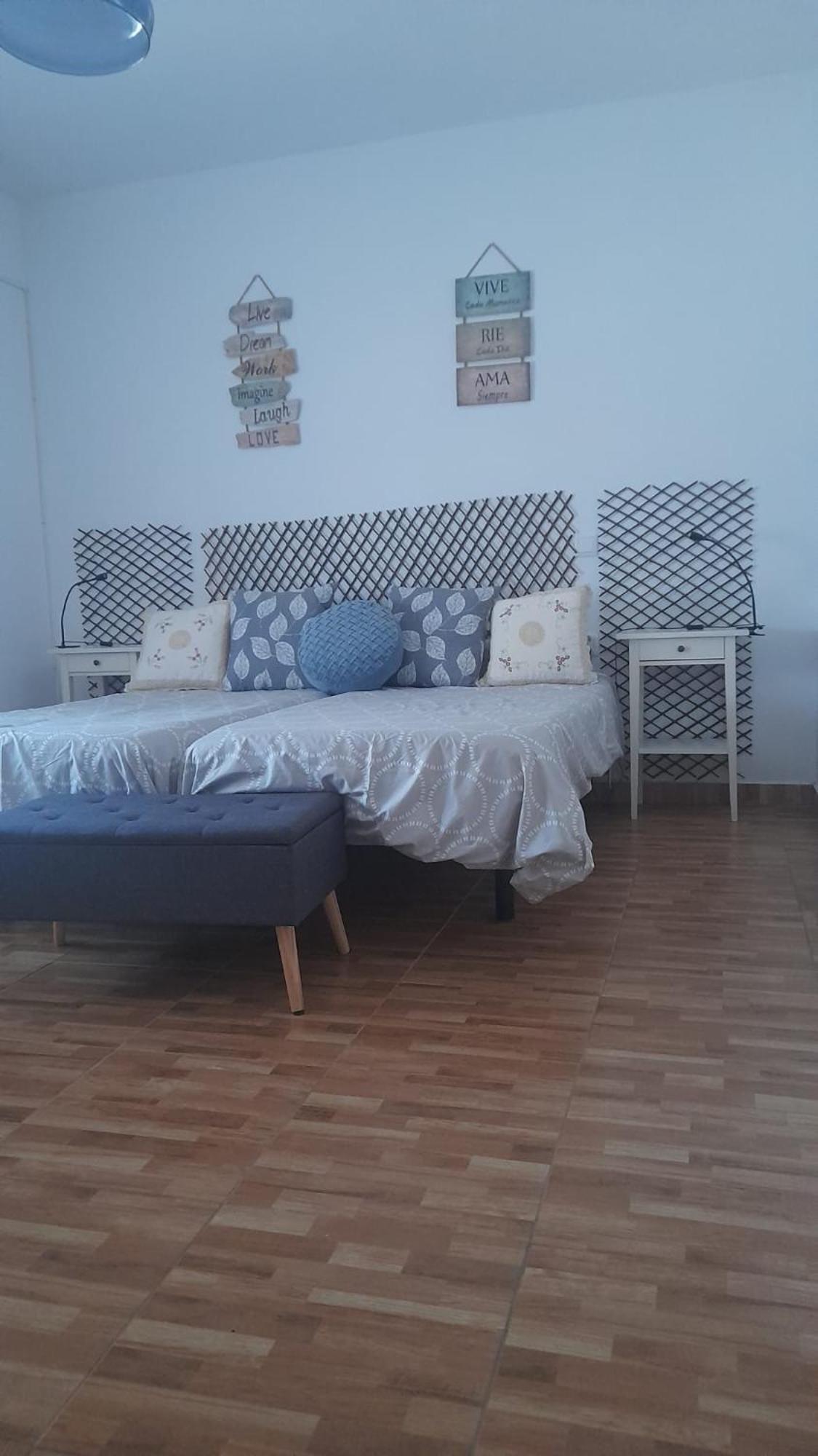 Sol Y Luna "Desayuno Incluido" Manzaneque Εξωτερικό φωτογραφία